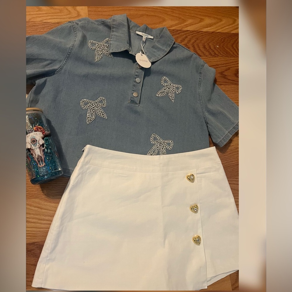 Pastel crop top with applications size large